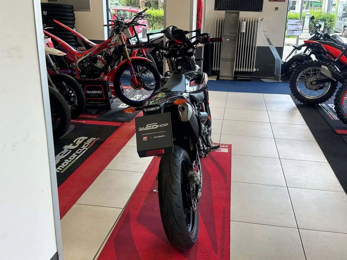 Betamotor RR 125 4T Motard T (2025 - 26) (4)