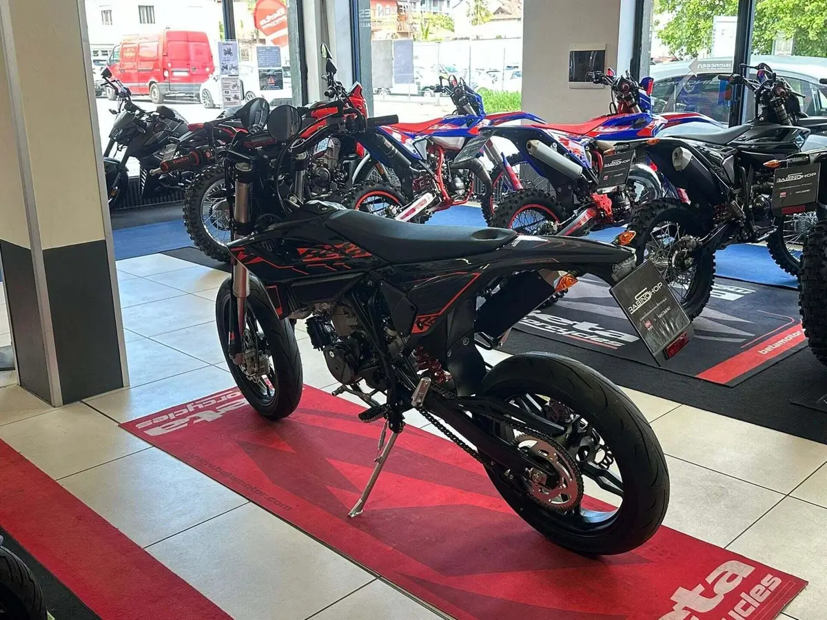Betamotor RR 125 4T Motard T (2025 - 26) (5)