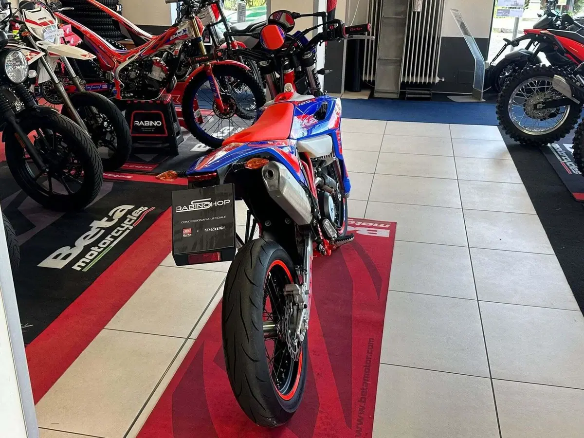 Betamotor RR 125 4T Motard R (2025 - 26) (4)