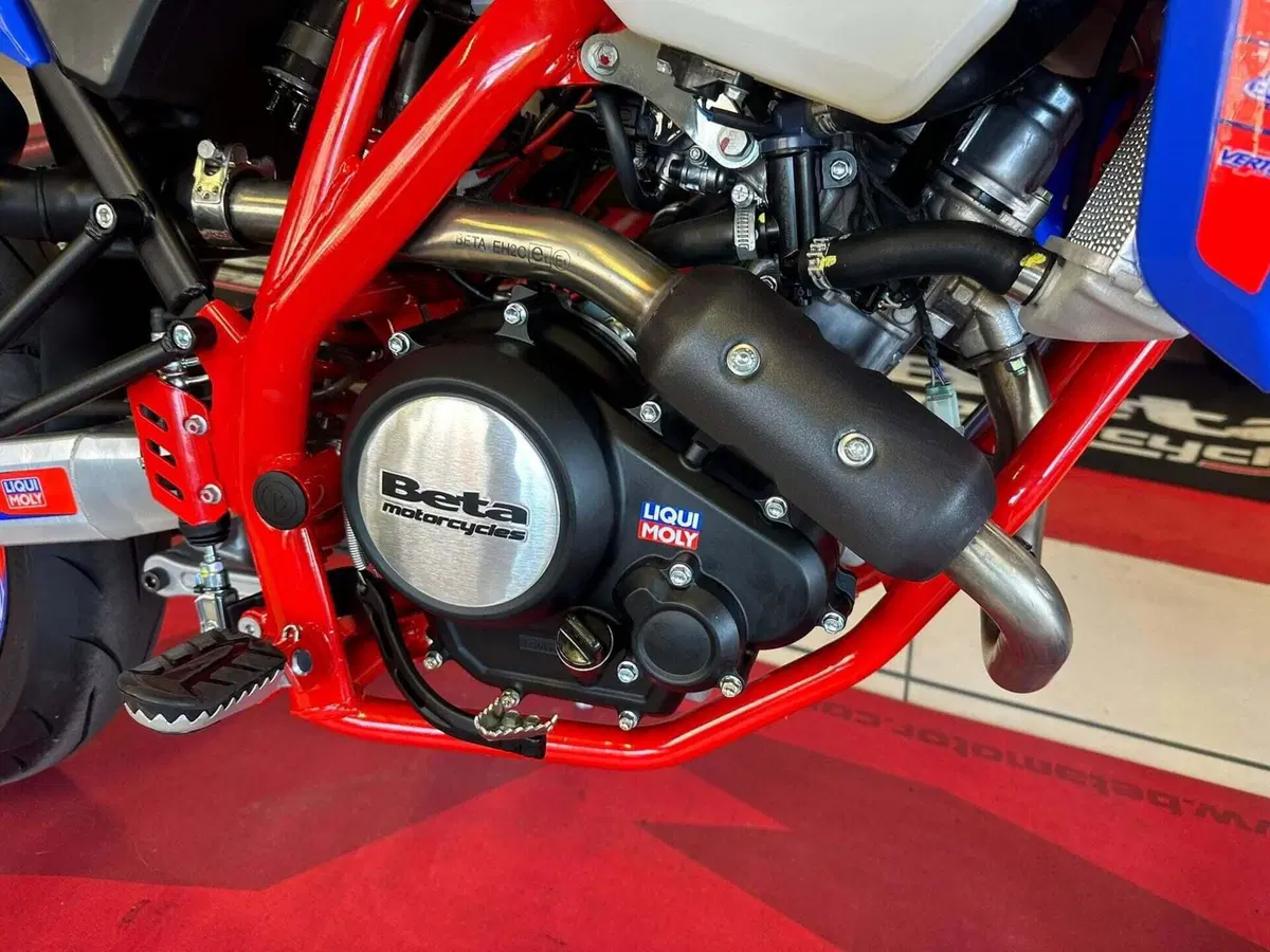 Betamotor RR 125 4T Motard R (2025 - 26) (12)
