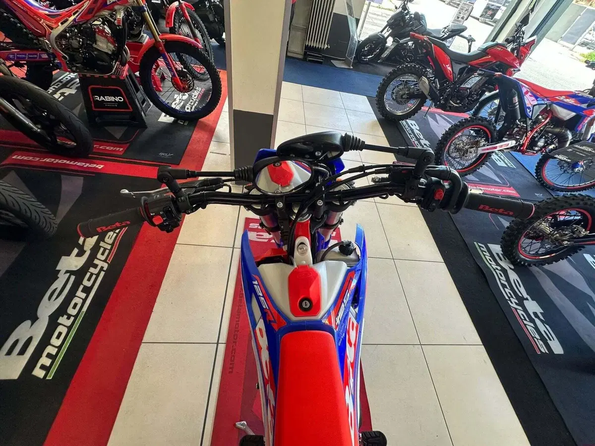 Betamotor RR 125 4T Motard R (2025 - 26) (15)