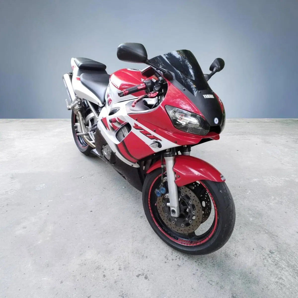 Yamaha YZF R6 (2001 - 02) (3)