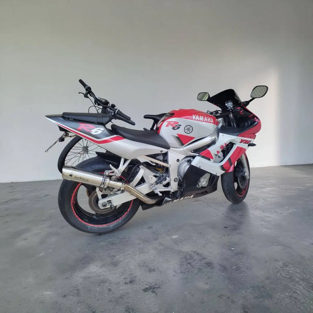 Yamaha YZF R6 (2001 - 02) (5)