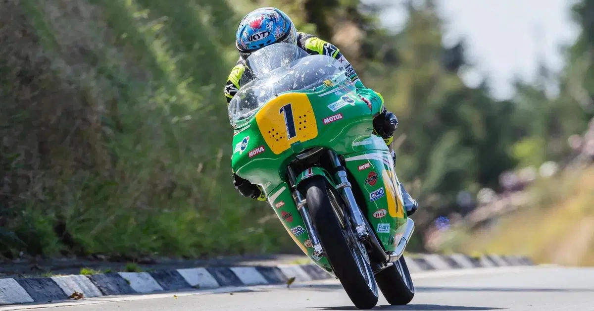 Classic TT: 30 anni dopo, il numero 1 &egrave; sempre McGuinness. "The Morecambe Missile" vince l'Historic Senior sulla Paton