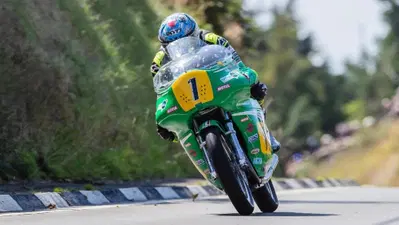 Classic TT: 30 anni dopo, il numero 1 &egrave; sempre McGuinness. "The Morecambe Missile" vince l'Historic Senior sulla Paton