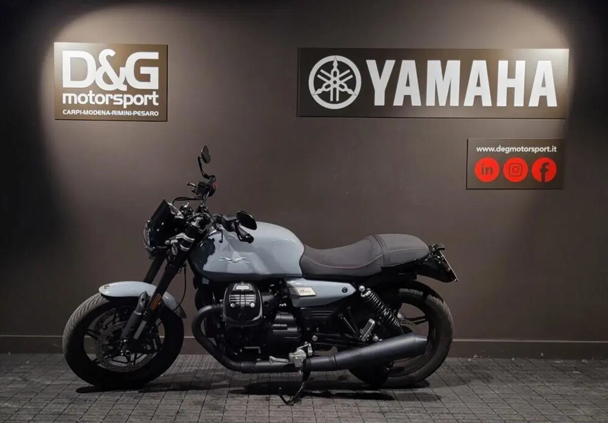 Moto Guzzi V7 Sport (2025 - 26) (2)