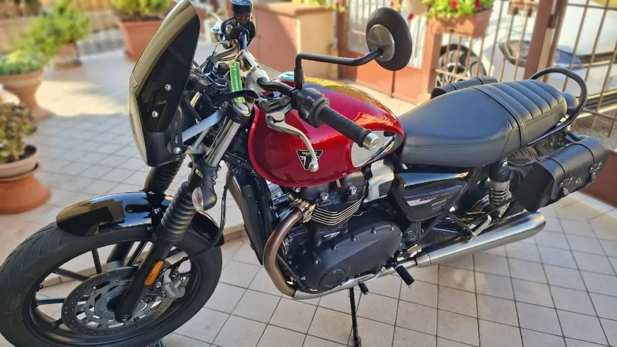 Triumph Speed Twin 900 Chrome Edition (2023) (5)