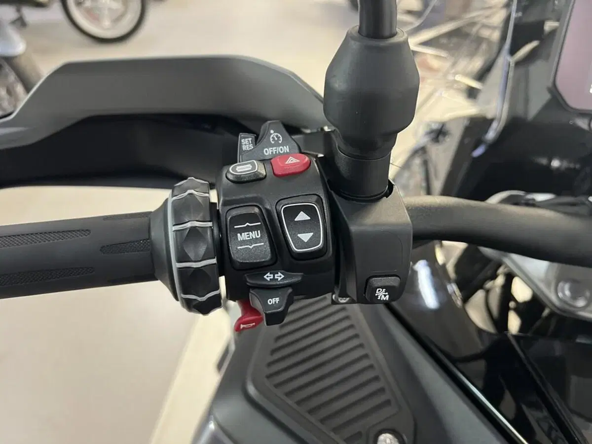 Bmw R 1300 GS Adventure Triple Black (2025 - 26) (5)