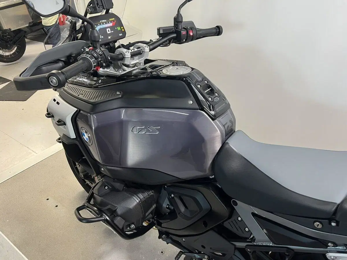 Bmw R 1300 GS Adventure Triple Black (2025 - 26) (9)