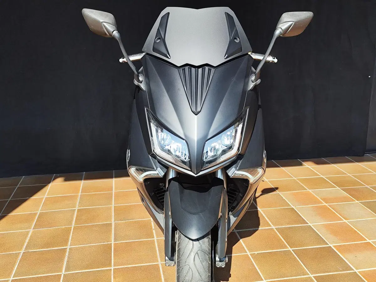 Yamaha T-Max 530 (2015 - 16) (3)