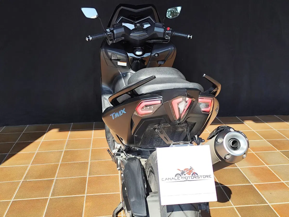 Yamaha T-Max 530 (2015 - 16) (4)