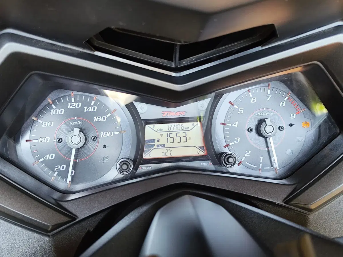 Yamaha T-Max 530 (2015 - 16) (5)