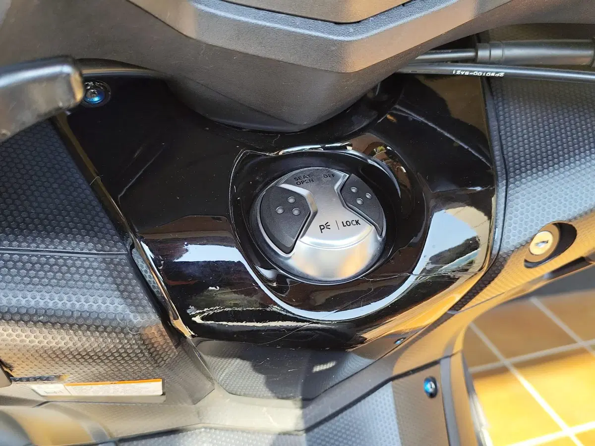 Yamaha T-Max 530 (2015 - 16) (17)