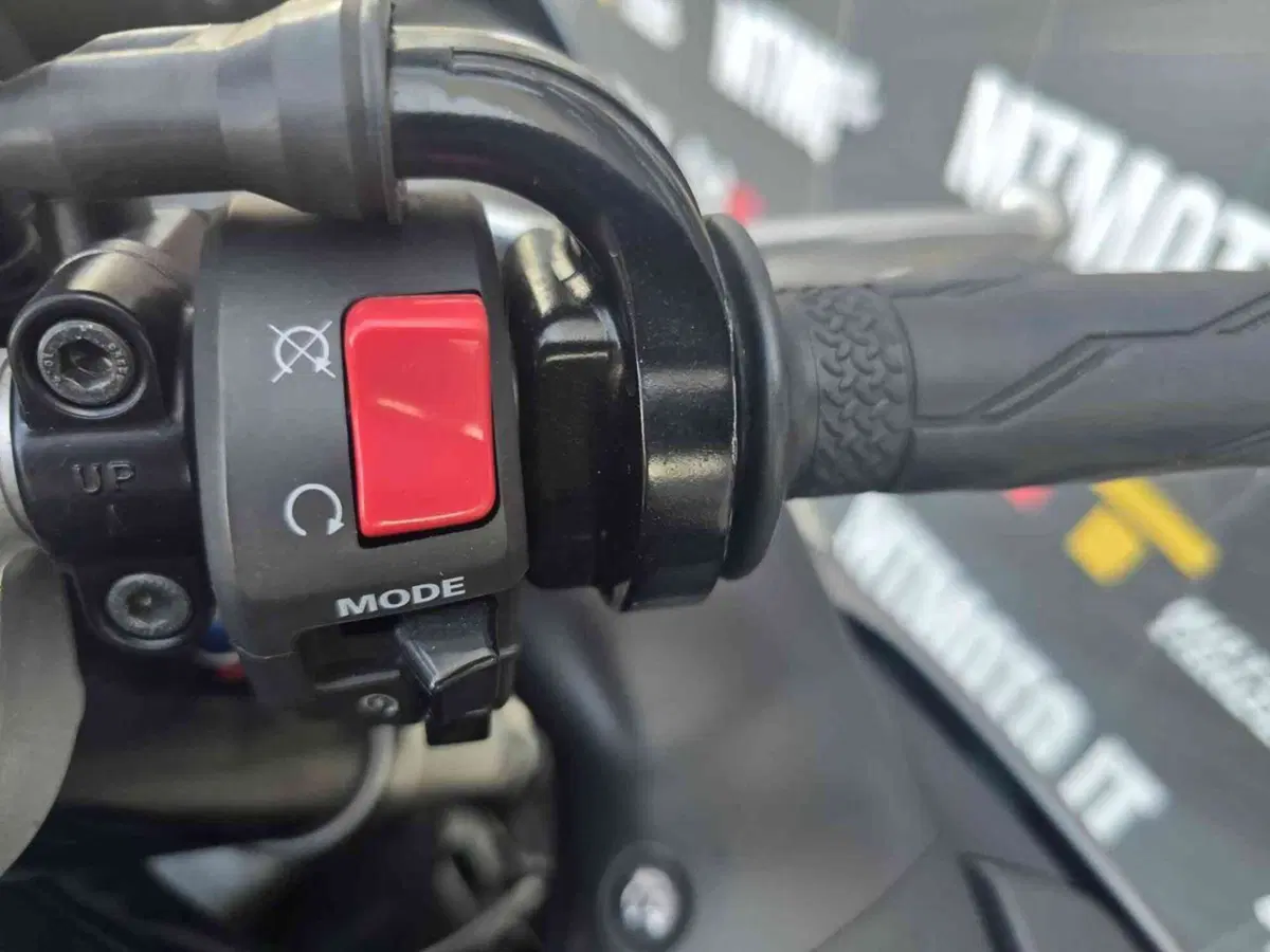 Yamaha YZF R1 (2012 - 14) (18)