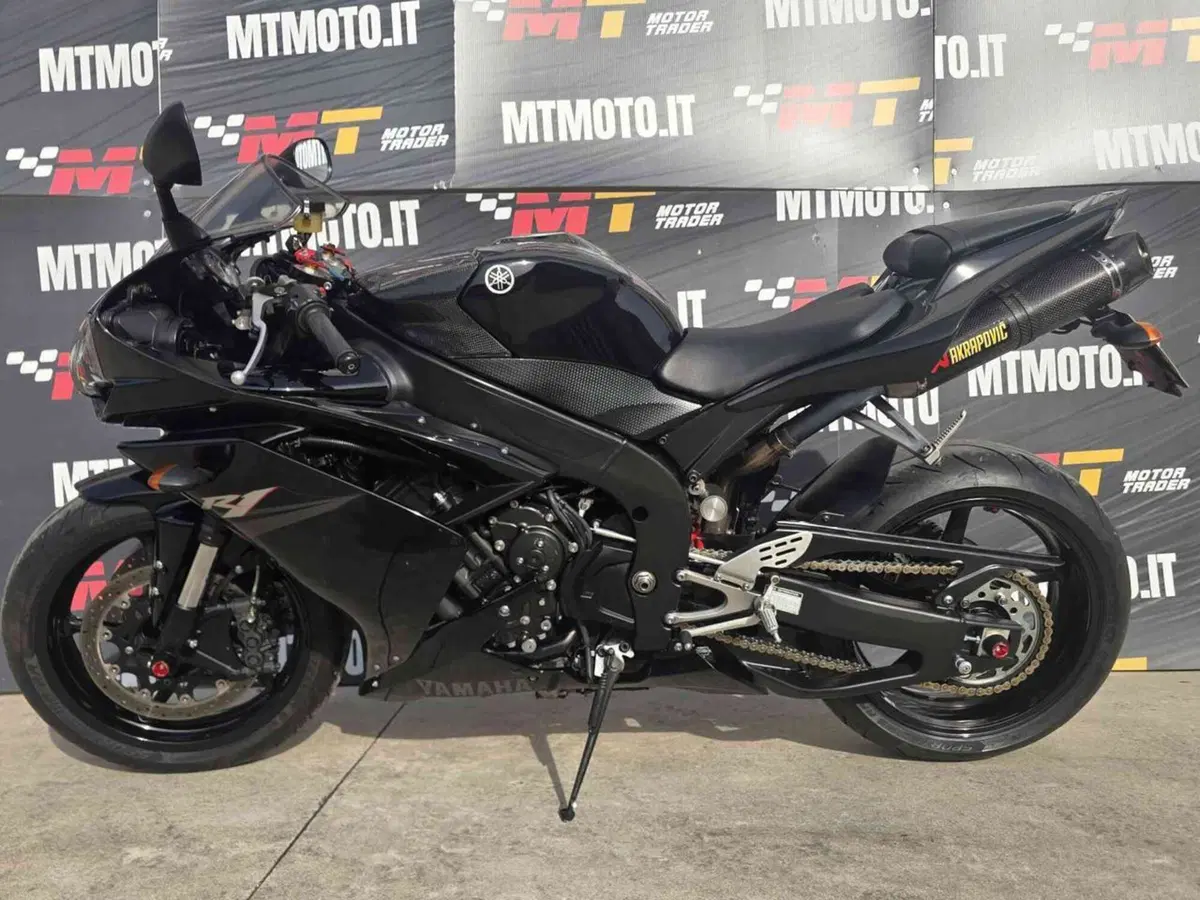 Yamaha YZF R1 (2007 - 08) (2)
