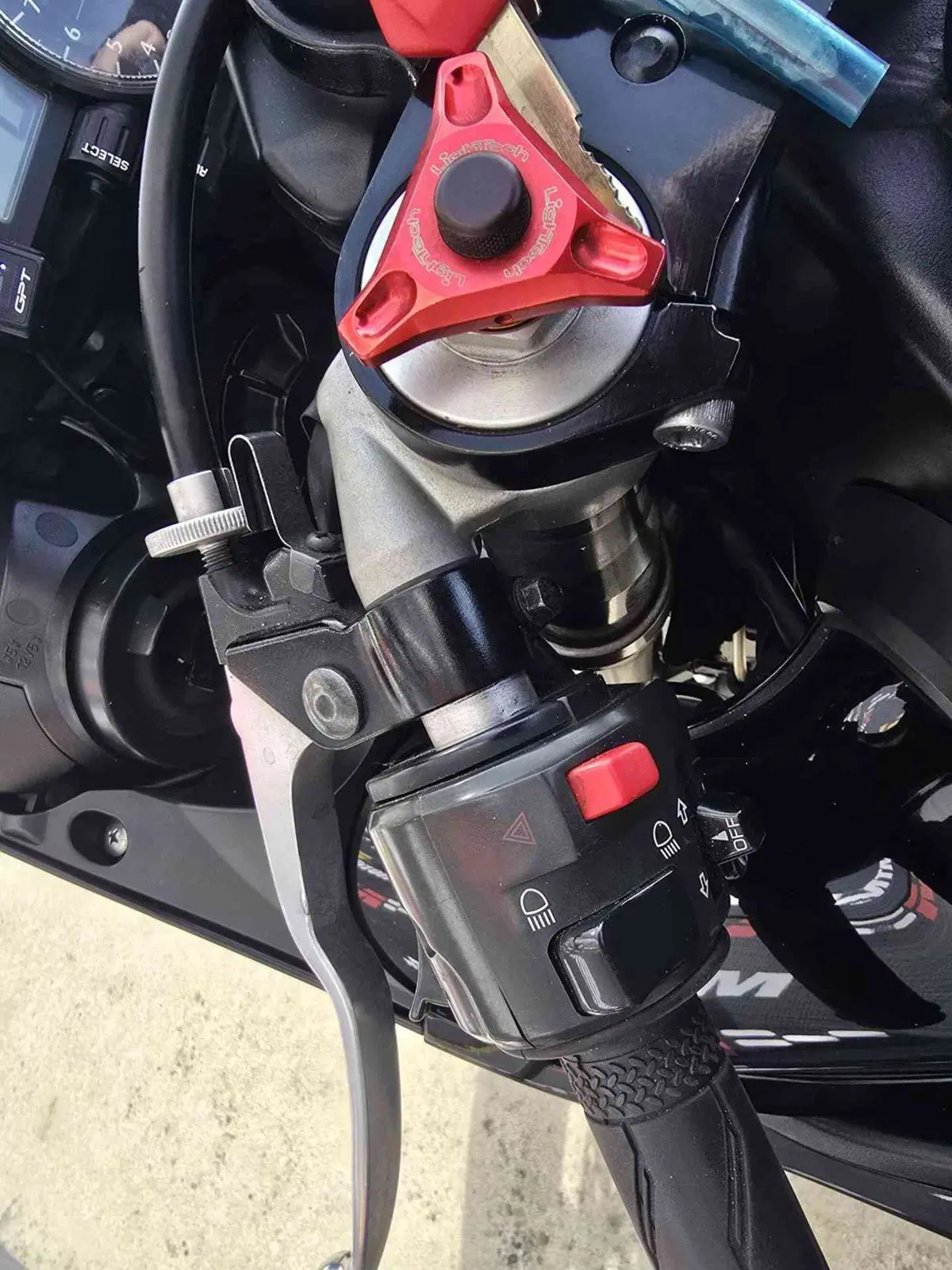 Yamaha YZF R1 (2007 - 08) (27)