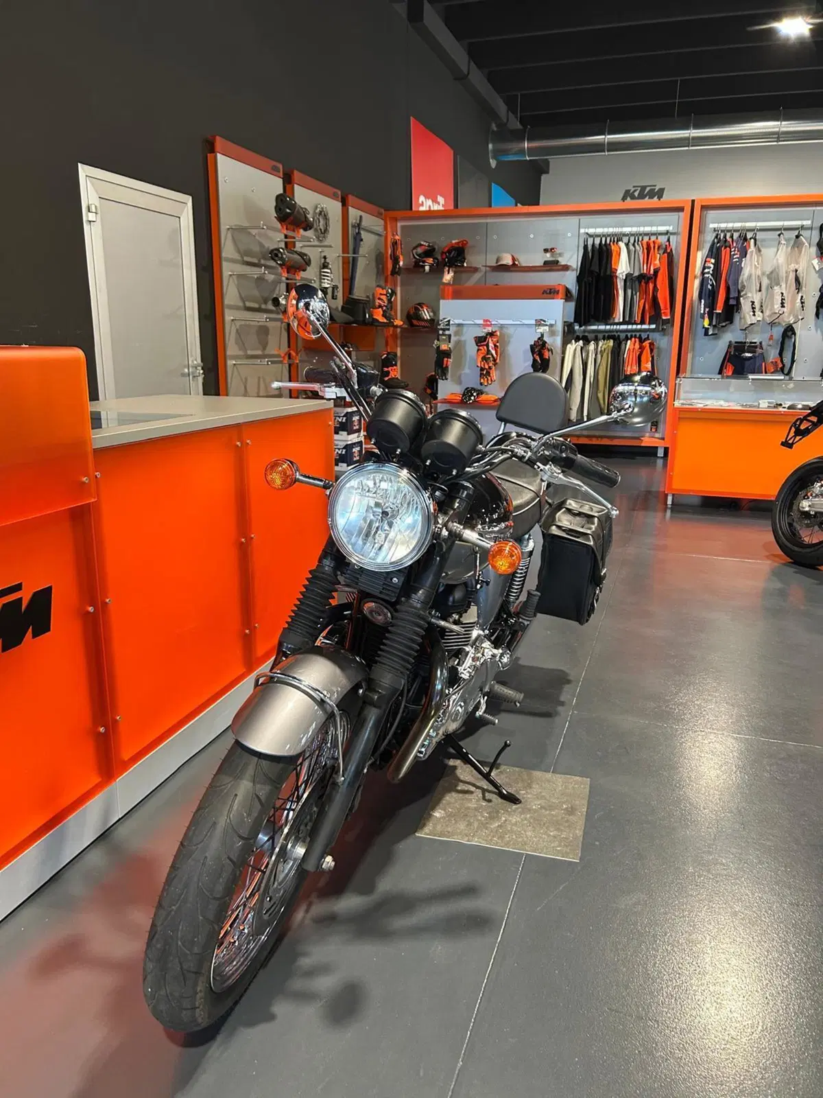 Triumph Bonneville T100 (2008 - 16) (3)