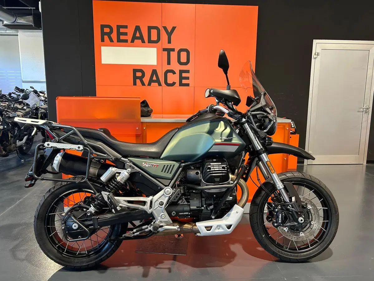 Moto Guzzi V85 TT (2021 - 23) (2)