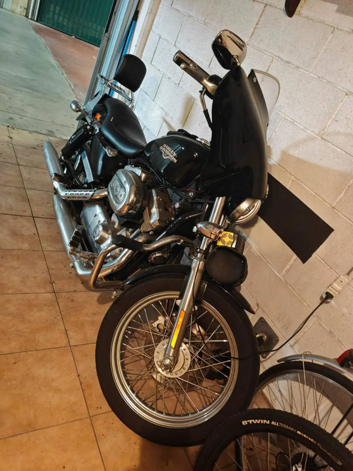 Harley-Davidson 883 Low (2008 - 12) - XL 883L