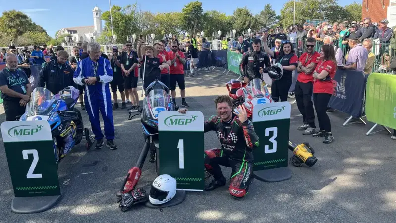 Manx GP: Poker di Stewart! Vince anche Junior e Senior Manx GP