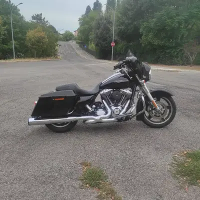 Harley-Davidson 1690 Street Glide (2011 - 13) - FLHX usata