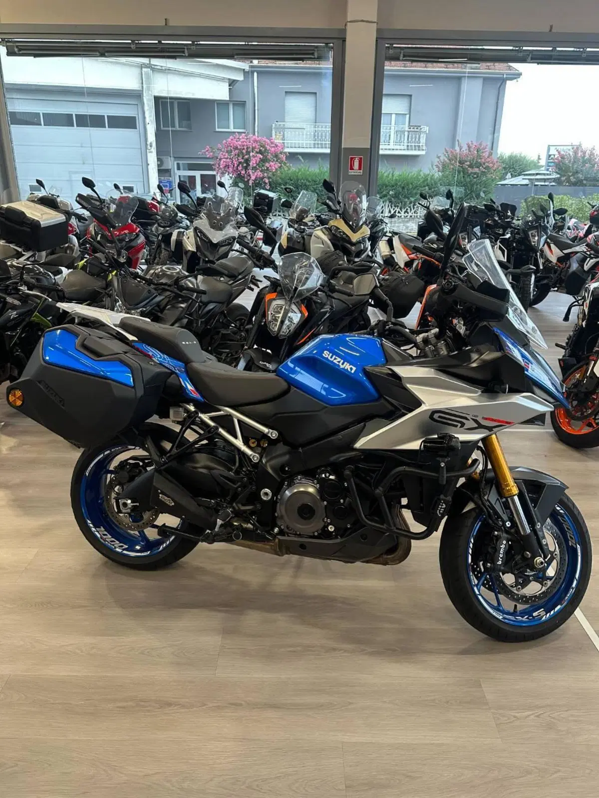 Suzuki GSX-S1000GX Touring (2024 - 26) (2)