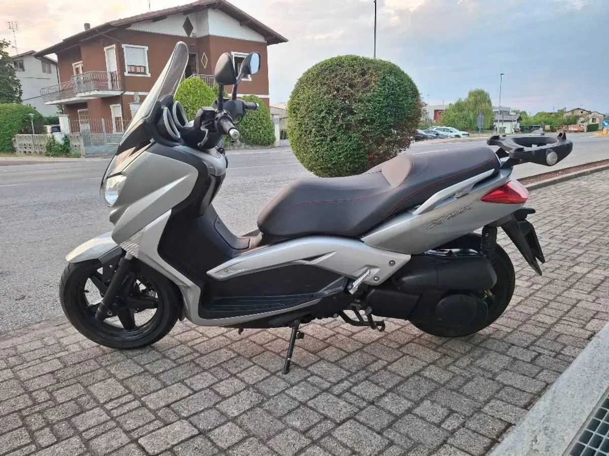 Yamaha X-Max 250 (2010 - 13) (3)