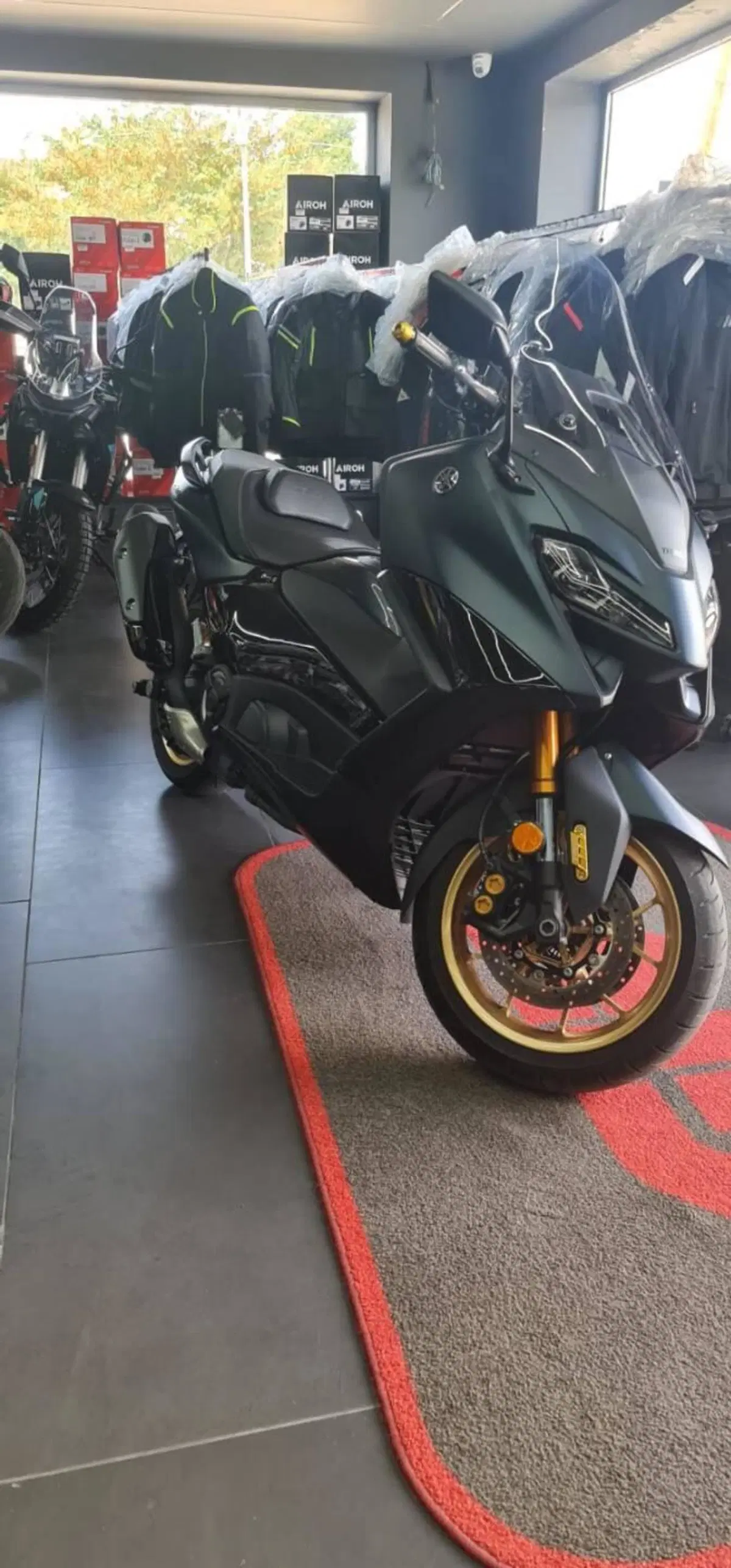 Yamaha T-Max 560 Tech Max (2022 - 24) (3)