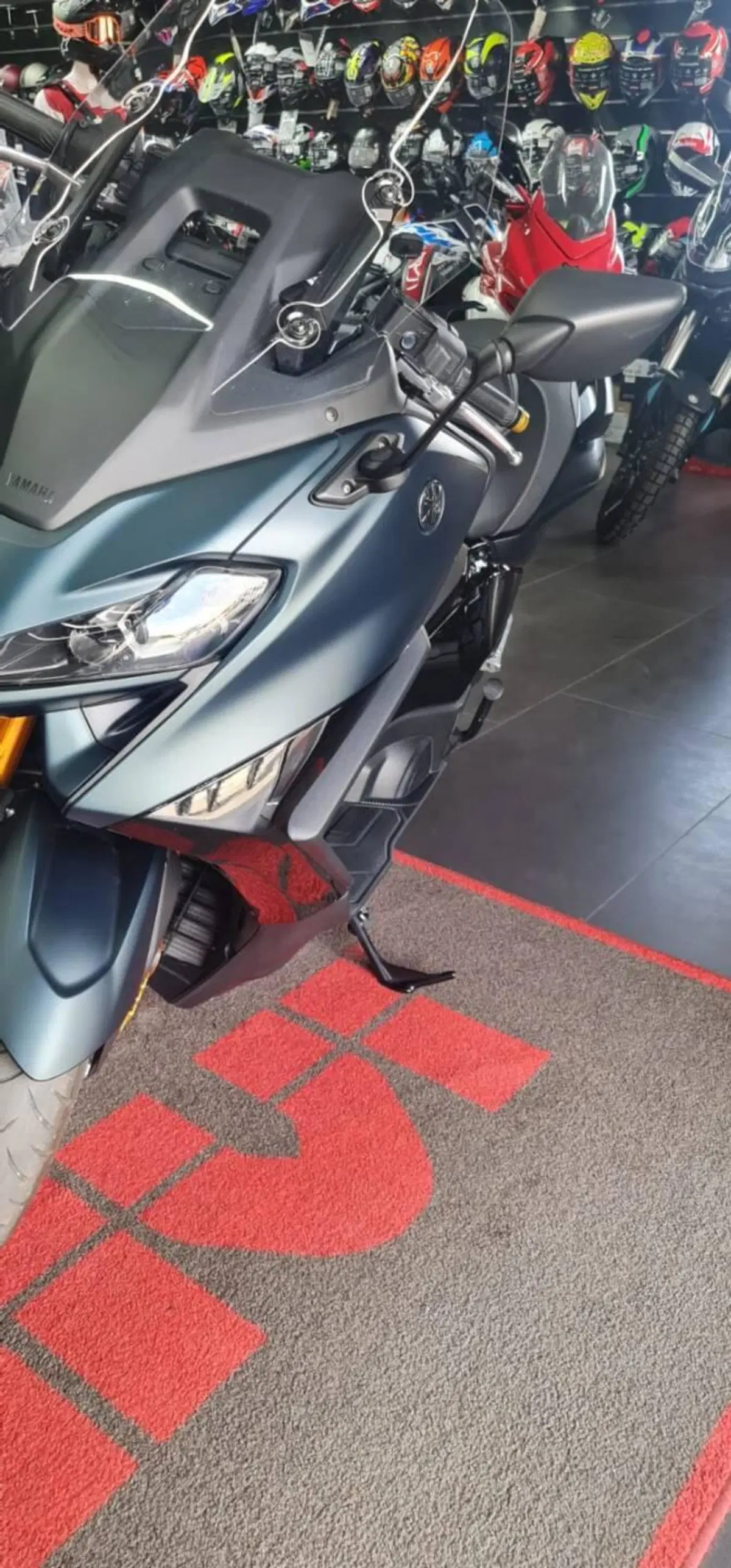 Yamaha T-Max 560 Tech Max (2022 - 24) (4)