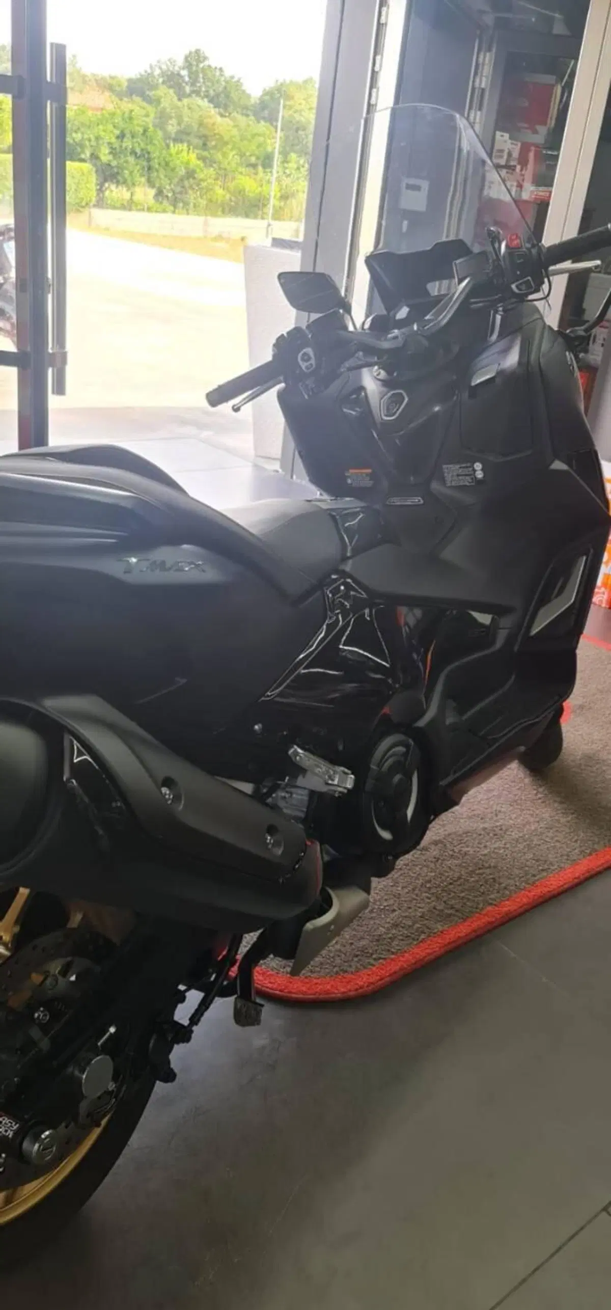 Yamaha T-Max 560 Tech Max (2022 - 24) (9)