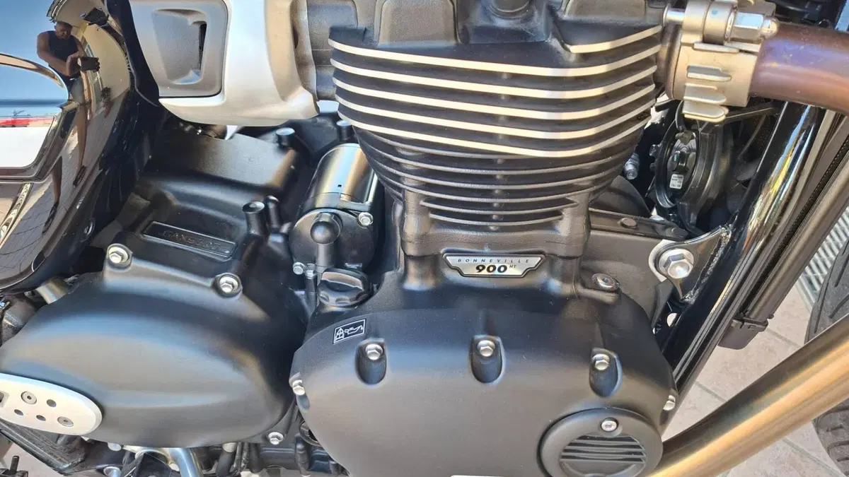 Triumph Speed Twin 900 Chrome Edition (2023) (10)