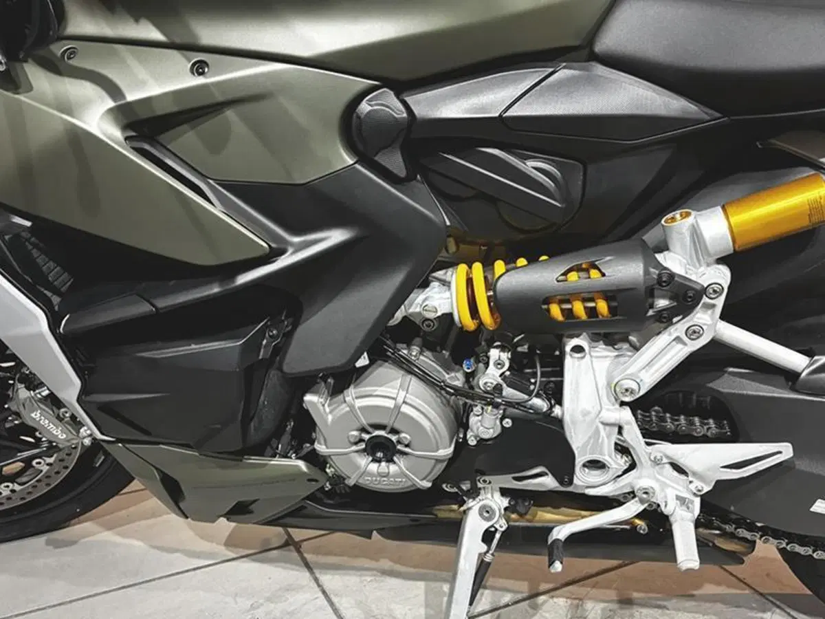 Ducati Streetfighter V2 (2022 - 24) (7)