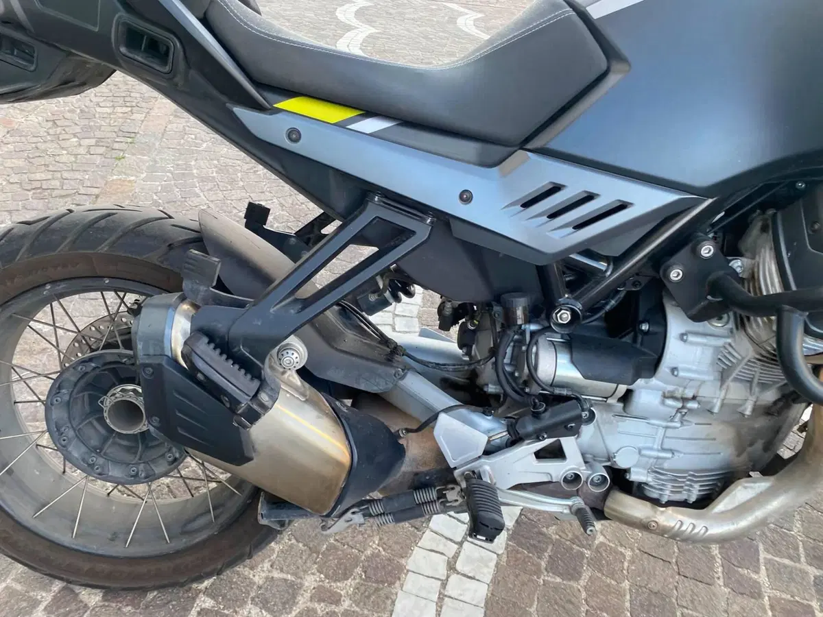 Moto Guzzi Stelvio (2024 - 26) (5)