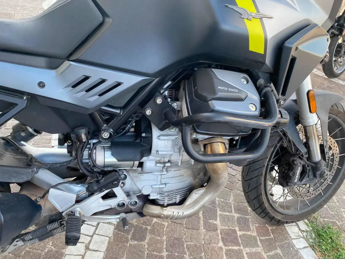 Moto Guzzi Stelvio (2024 - 26) (7)