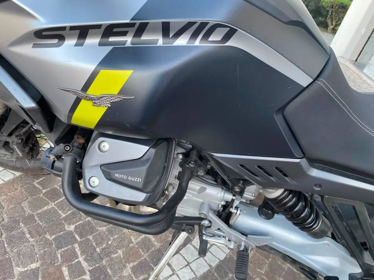 Moto Guzzi Stelvio (2024 - 26) (9)
