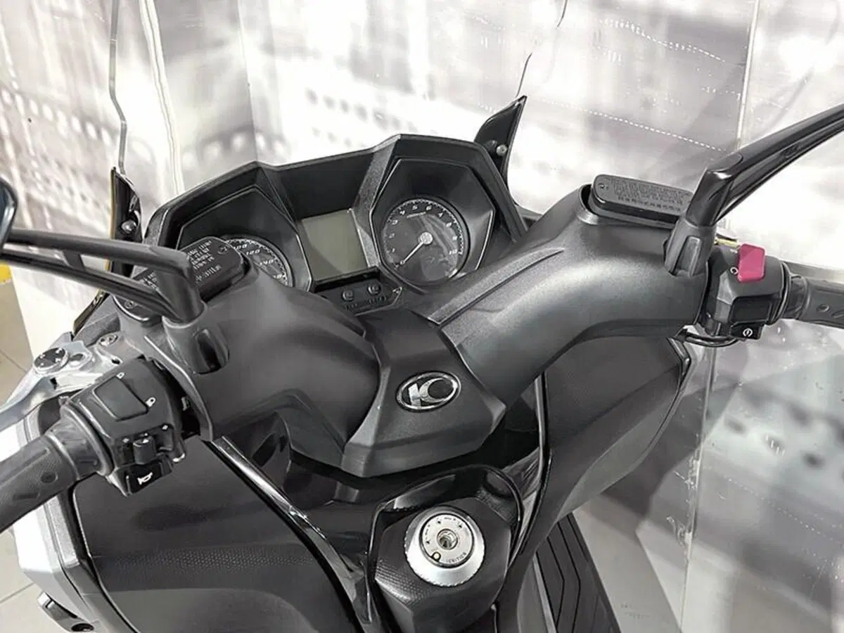 Kymco Downtown 350i ABS (2016 - 20) (6)
