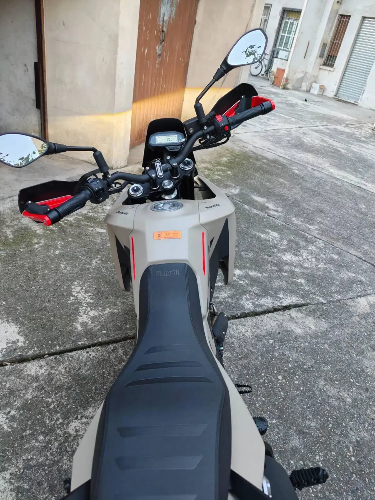 Benelli BKX 125 (2026) (3)