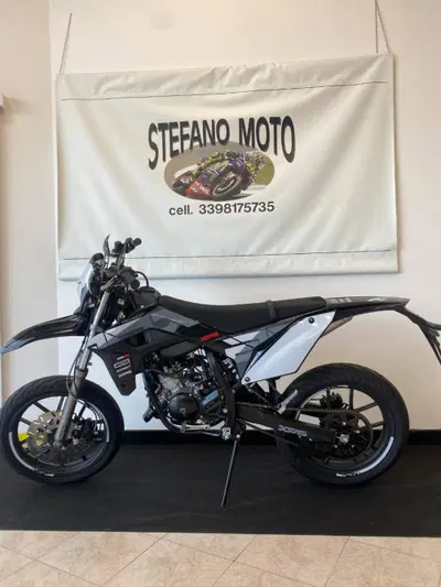 Peugeot XP6 Supermotard (2026) nuova