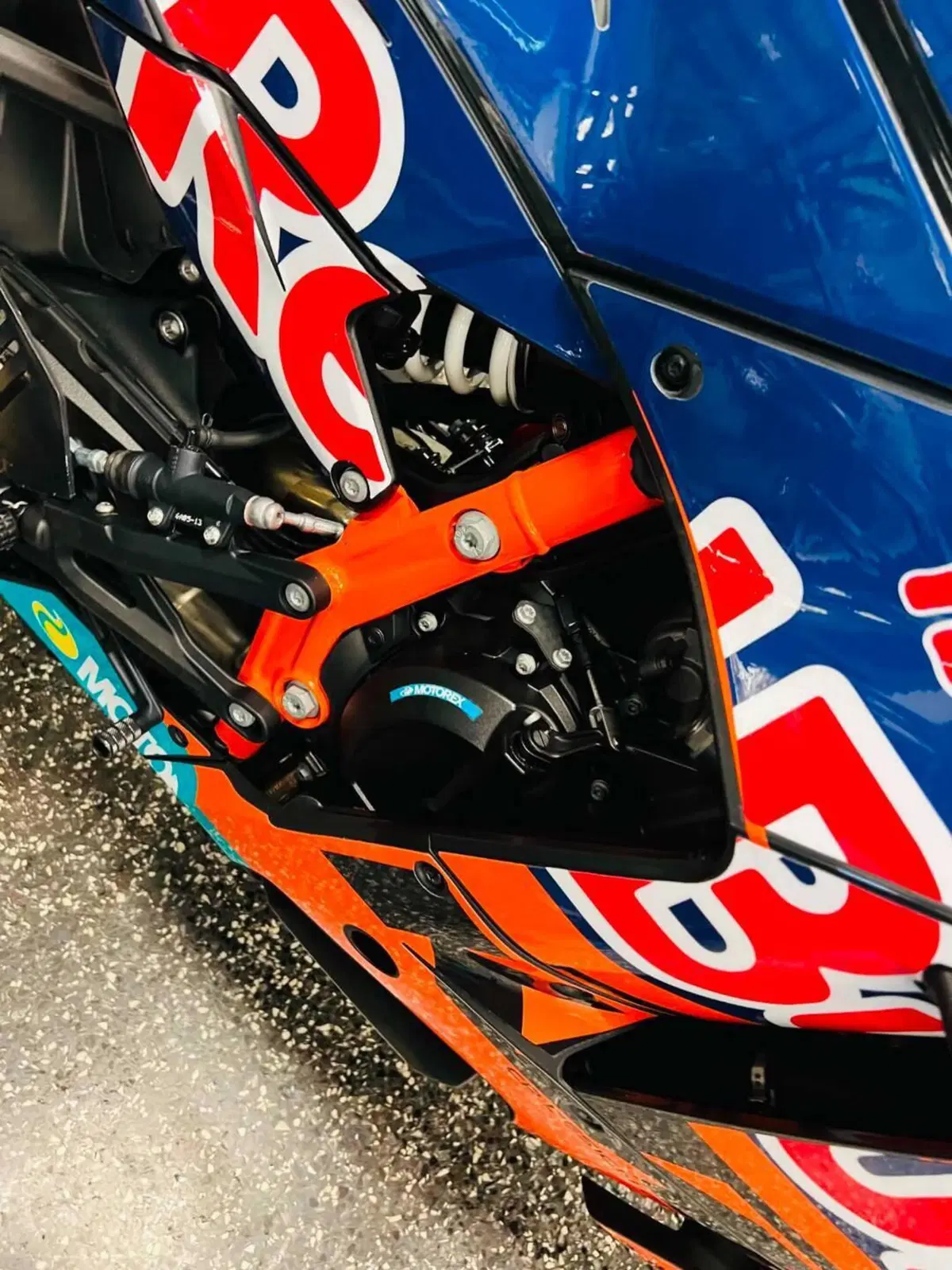 KTM 990 RC R (2026) (3)