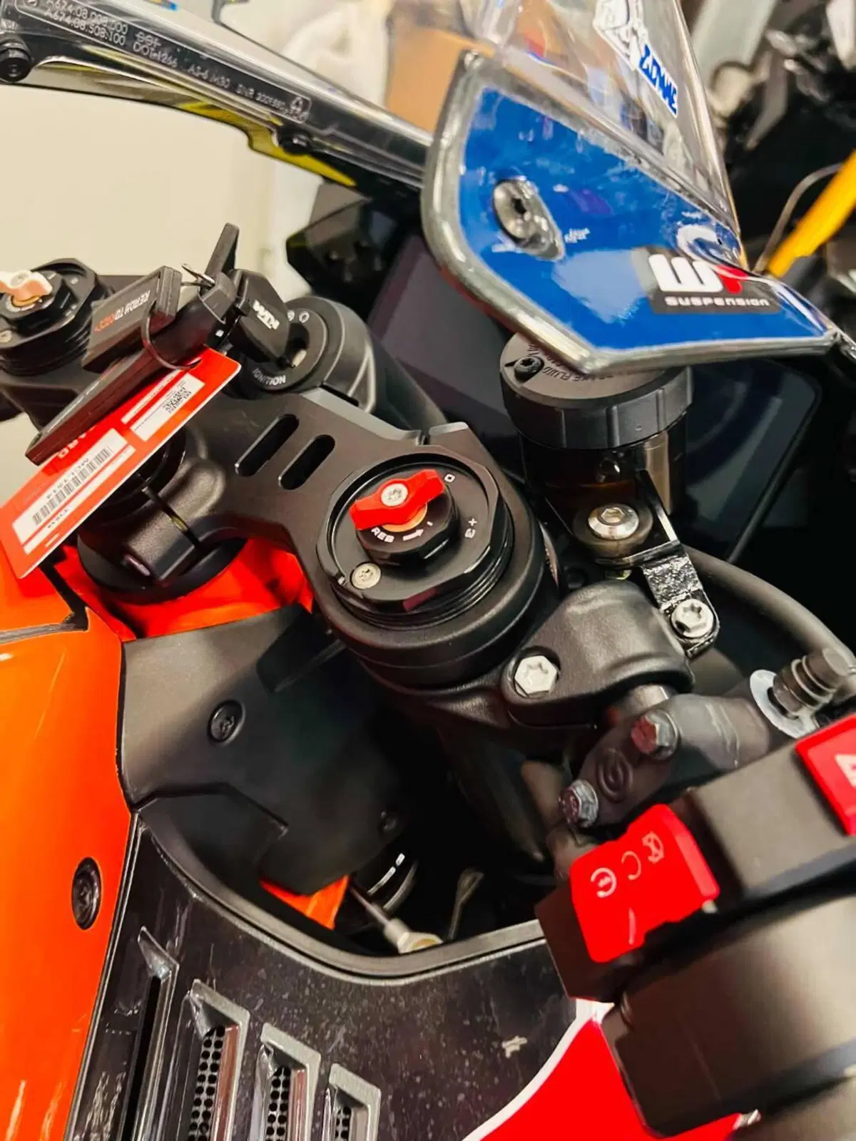 KTM 990 RC R (2026) (9)