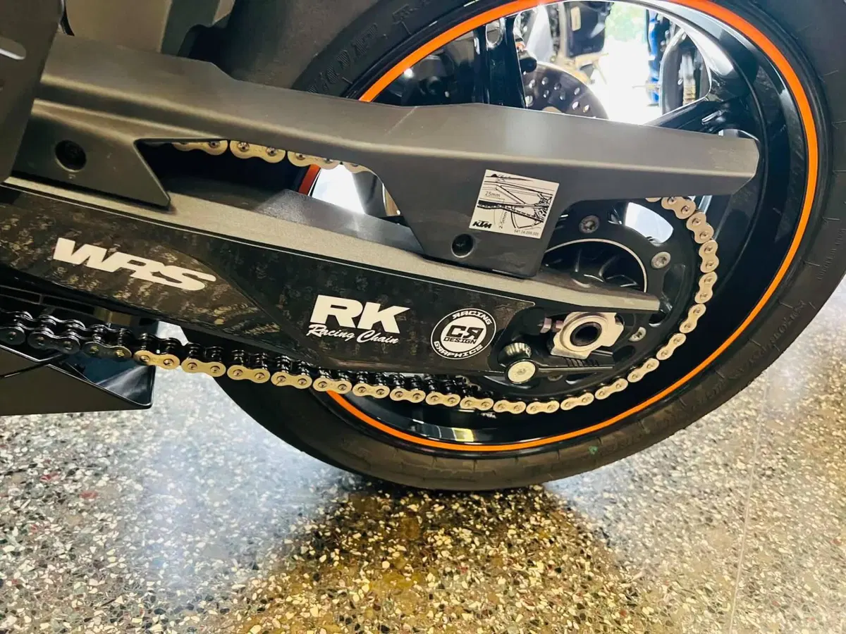 KTM 990 RC R (2026) (16)