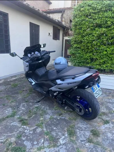 Yamaha T-Max 560 (2020 - 21) usata