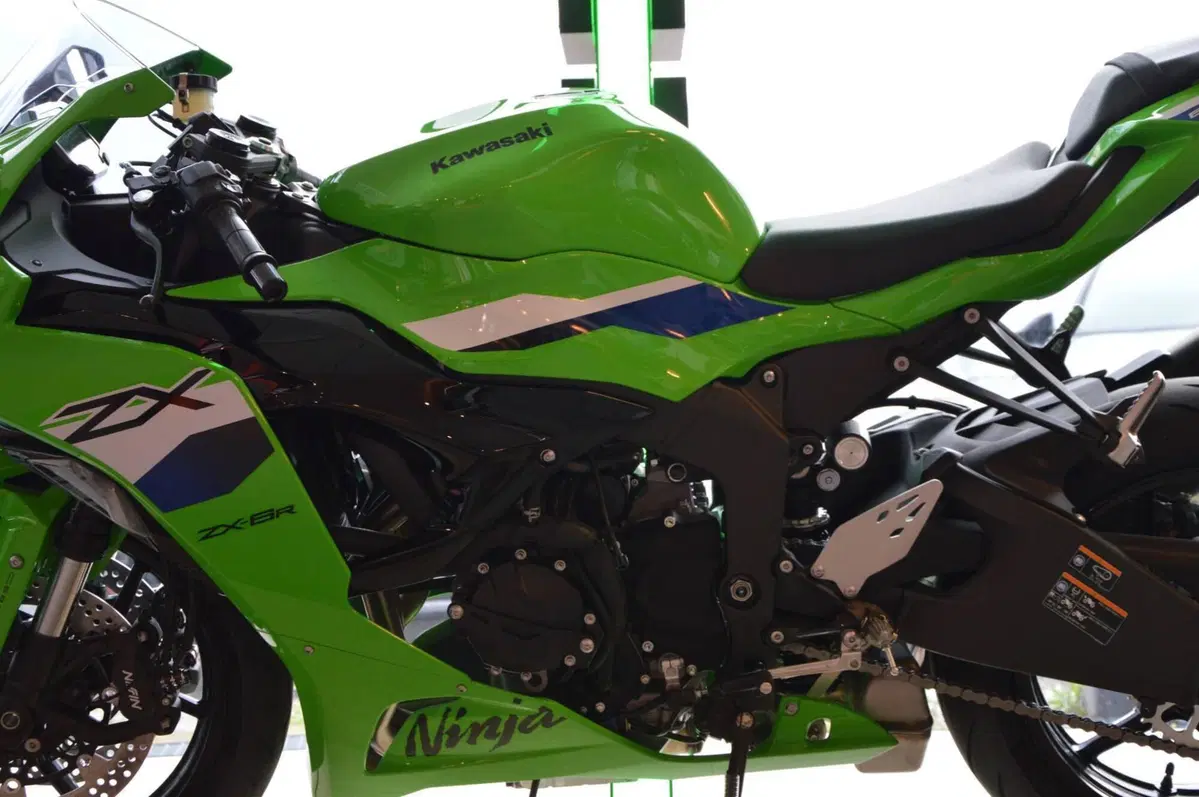 Kawasaki Ninja 636 ZX-6R (2024 - 26) (2)