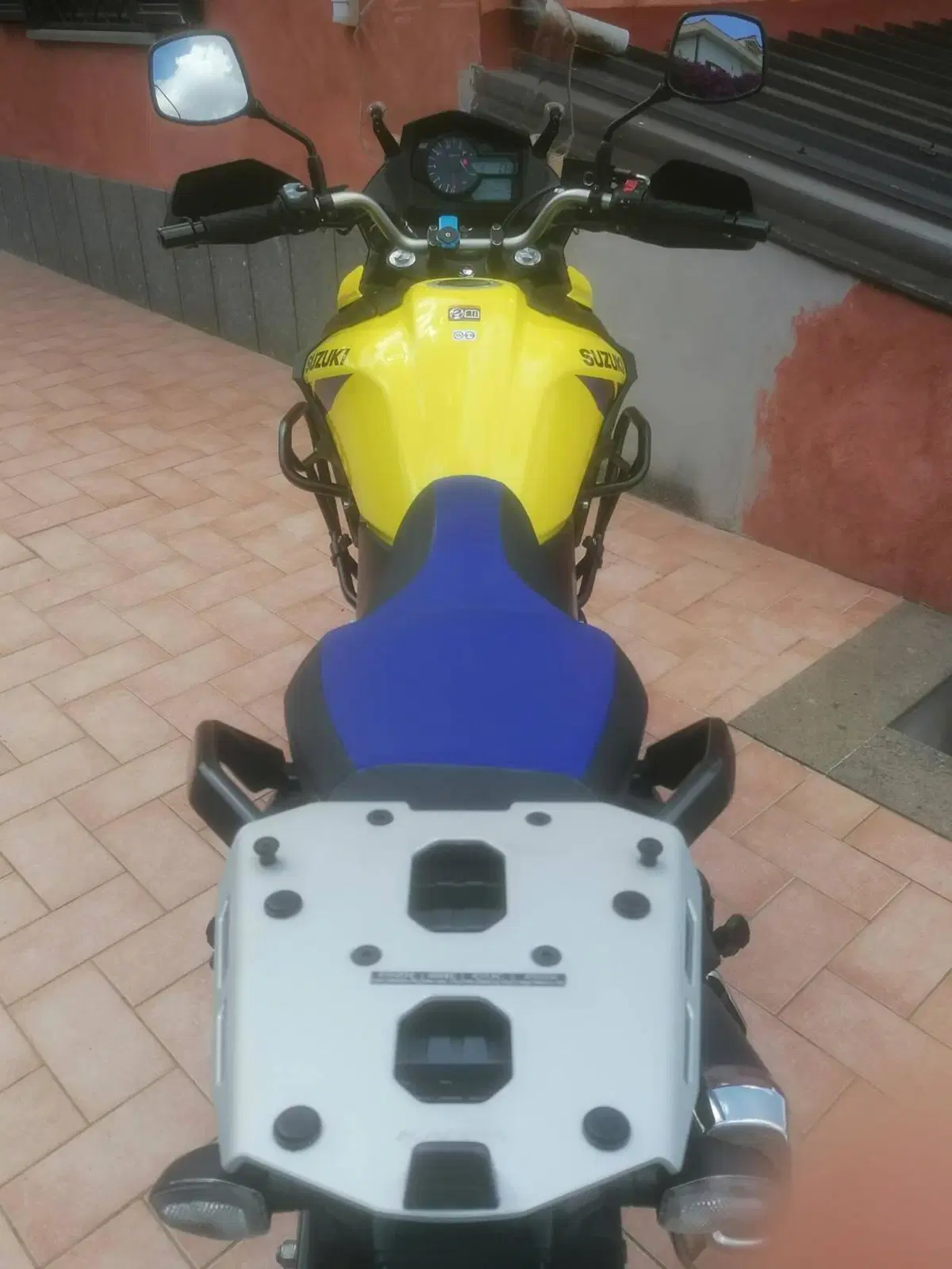 Suzuki V-Strom 650XT Explorer (2022 - 25) (7)
