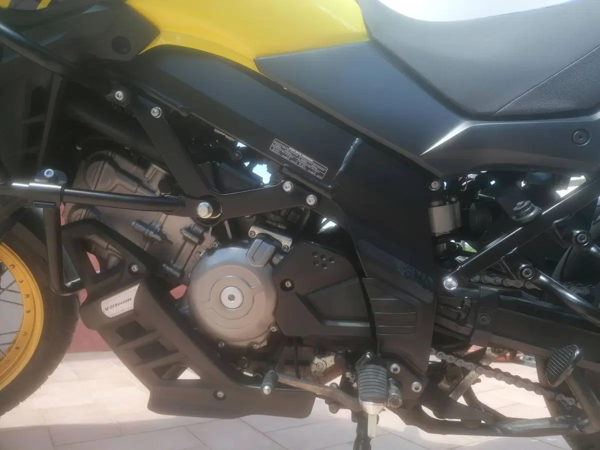 Suzuki V-Strom 650XT Explorer (2022 - 25) (16)