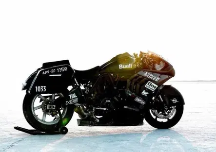 Come fare un burnout a 280 km/h