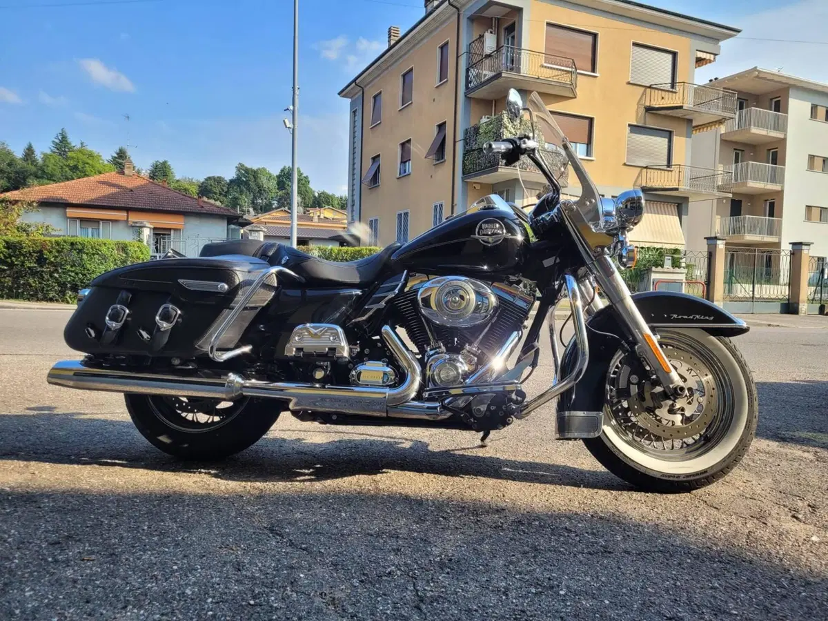Harley-Davidson 1584 Road King Classic (2007 - 11) - FLHRCI