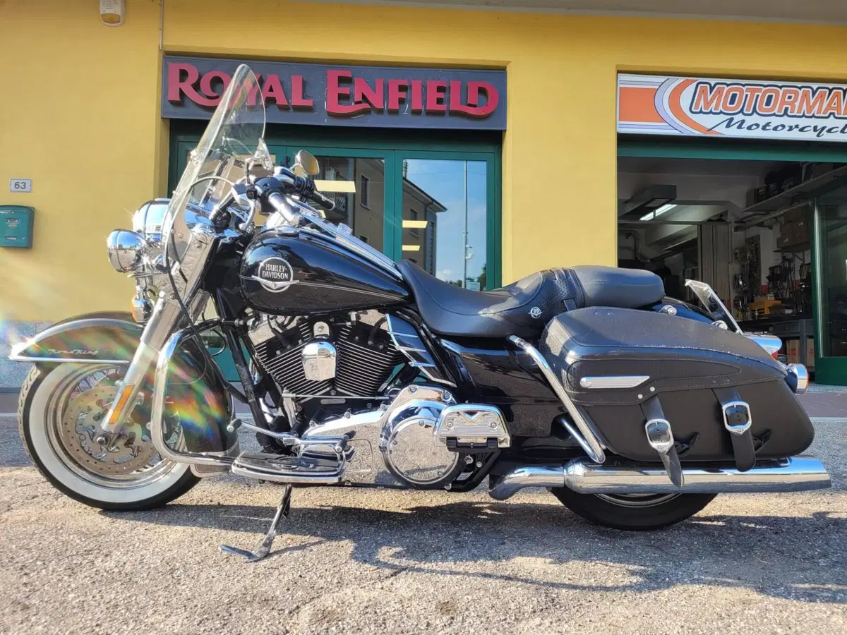 Harley-Davidson 1584 Road King Classic (2007 - 11) - FLHRCI (2)