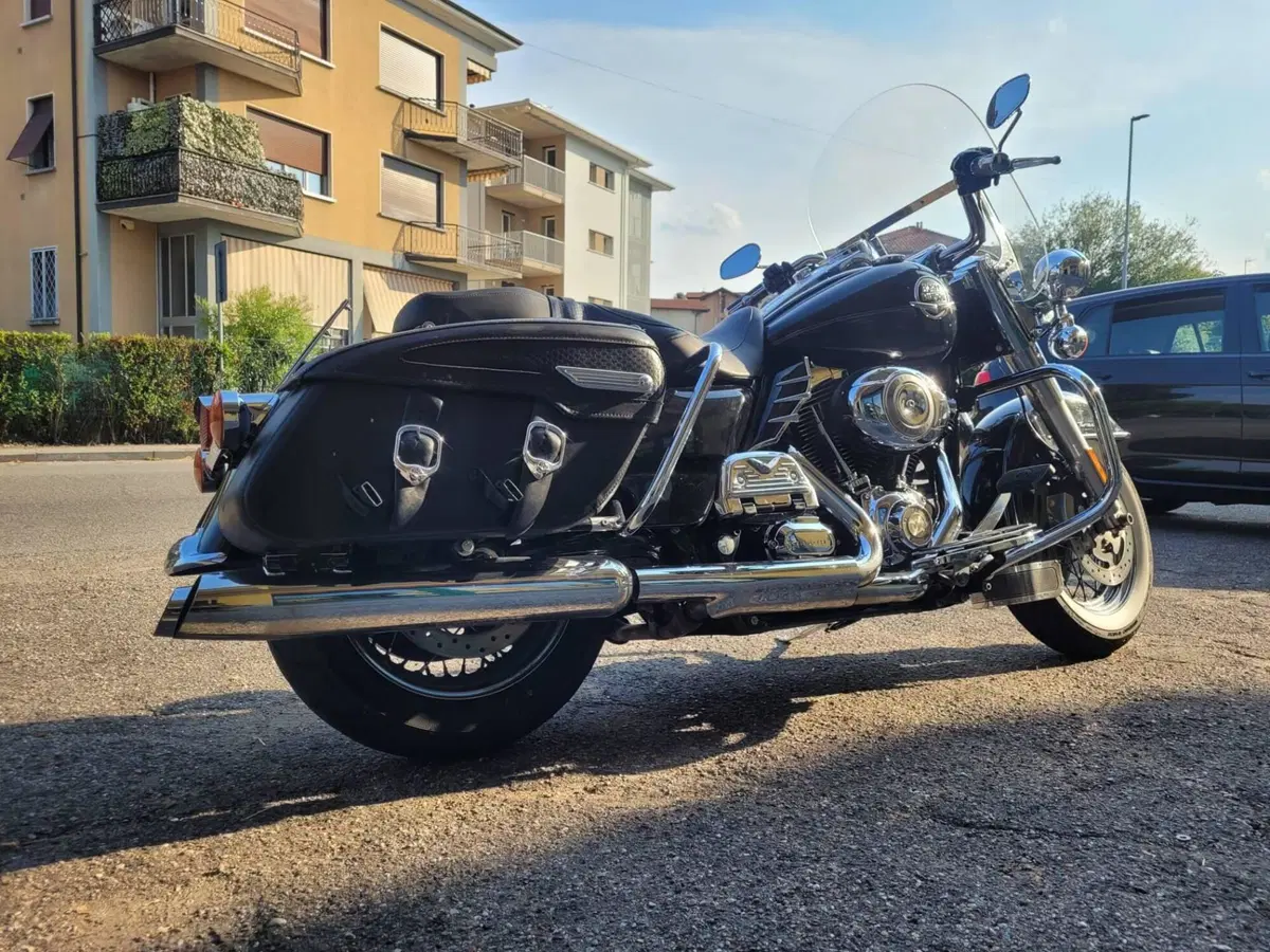 Harley-Davidson 1584 Road King Classic (2007 - 11) - FLHRCI (4)