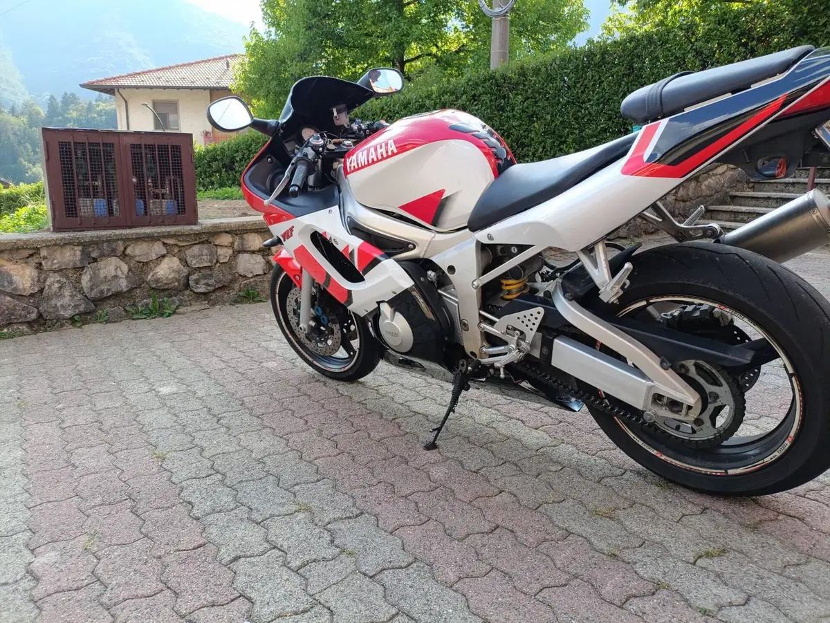 Yamaha YZF R6 (2003 - 04) (6)